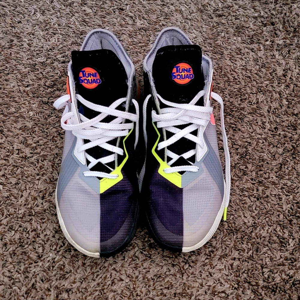 Nike Lebron 18 low Space Jam Bugs and Marvin sneakers
